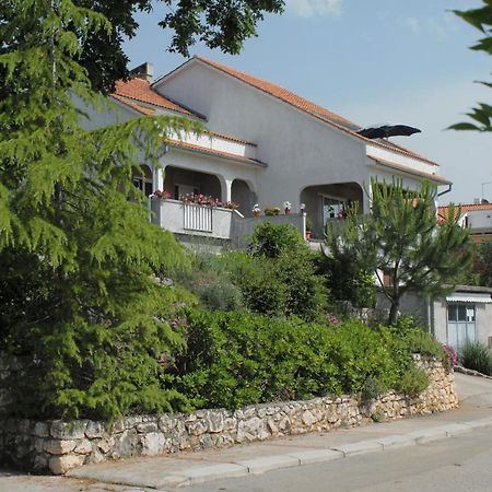 Apartments With A Parking Space Njivice, Krk - 5427 المظهر الخارجي الصورة