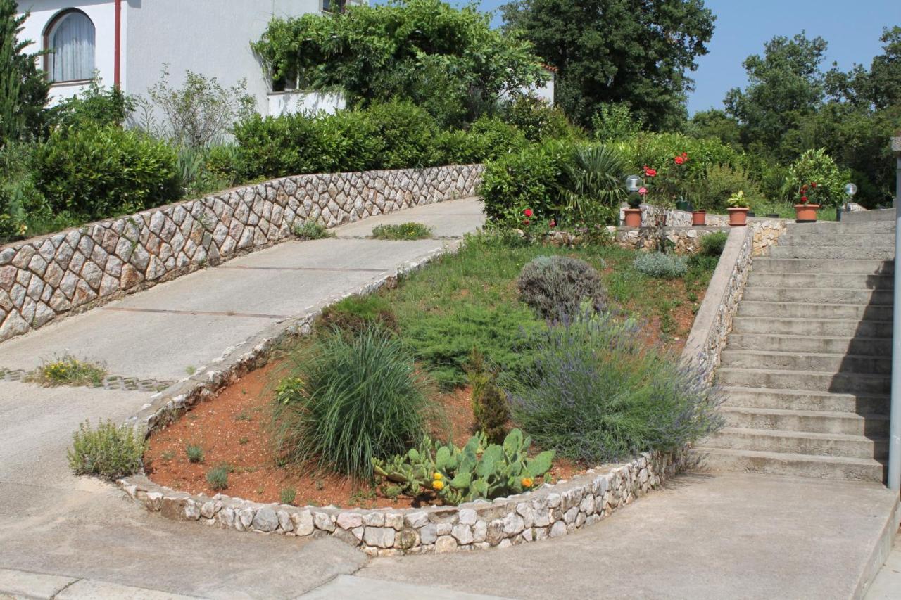 Apartments With A Parking Space Njivice, Krk - 5427 المظهر الخارجي الصورة