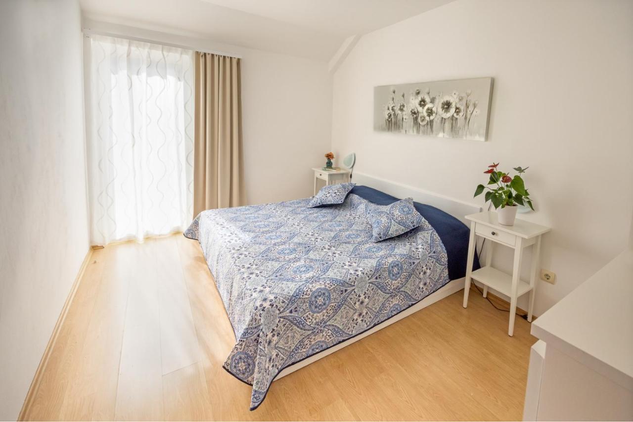 Apartments With A Parking Space Njivice, Krk - 5427 المظهر الخارجي الصورة