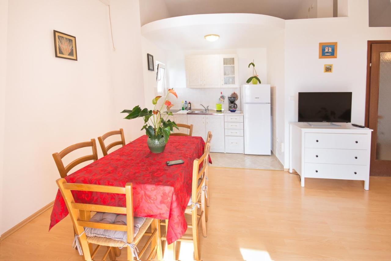 Apartments With A Parking Space Njivice, Krk - 5427 المظهر الخارجي الصورة